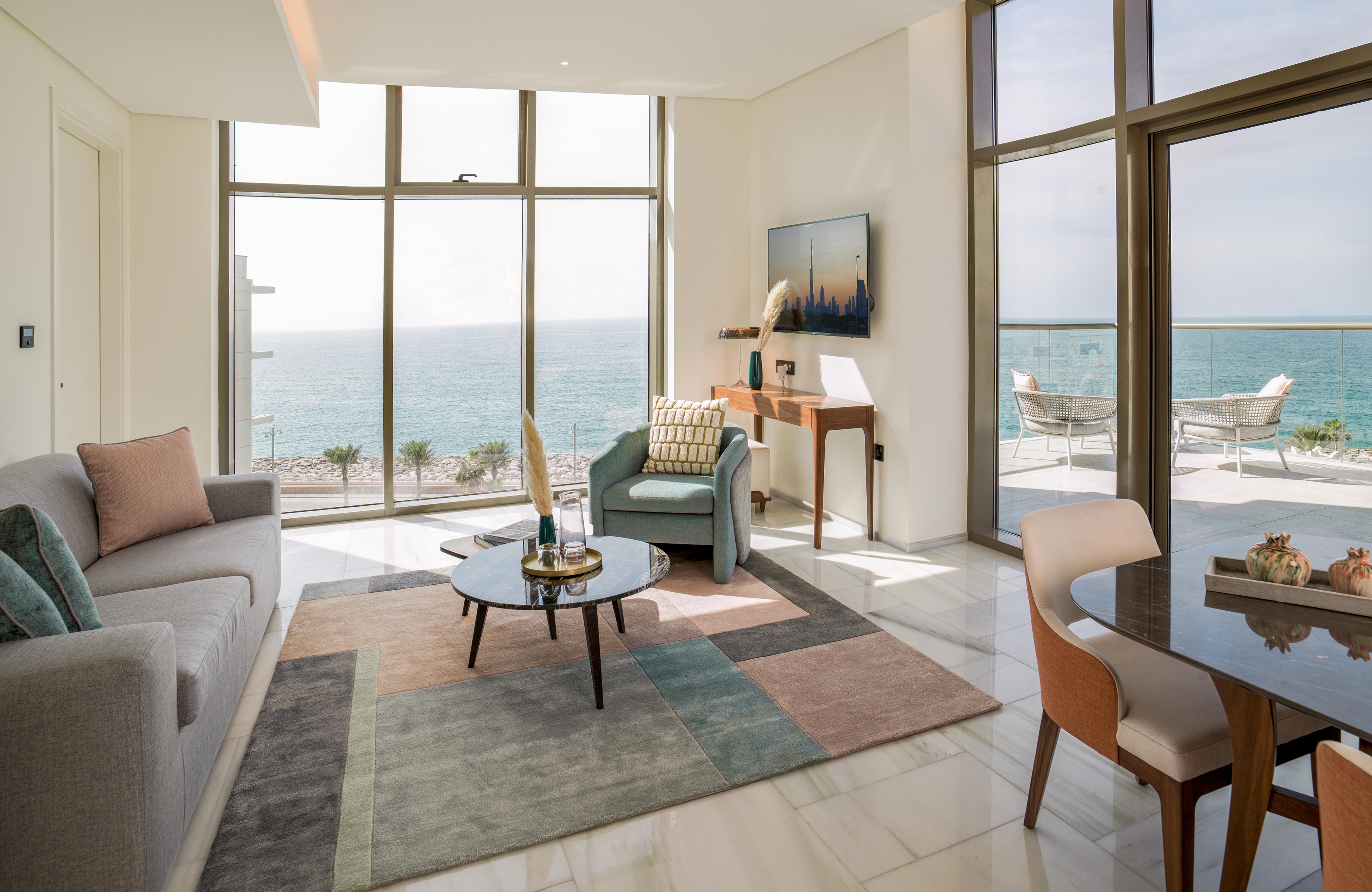 Th8 Palm Dubai Beach Resort, Vignette Collection By Ihg Екстериор снимка A living room at the Ritz-Carlton, Herzliya