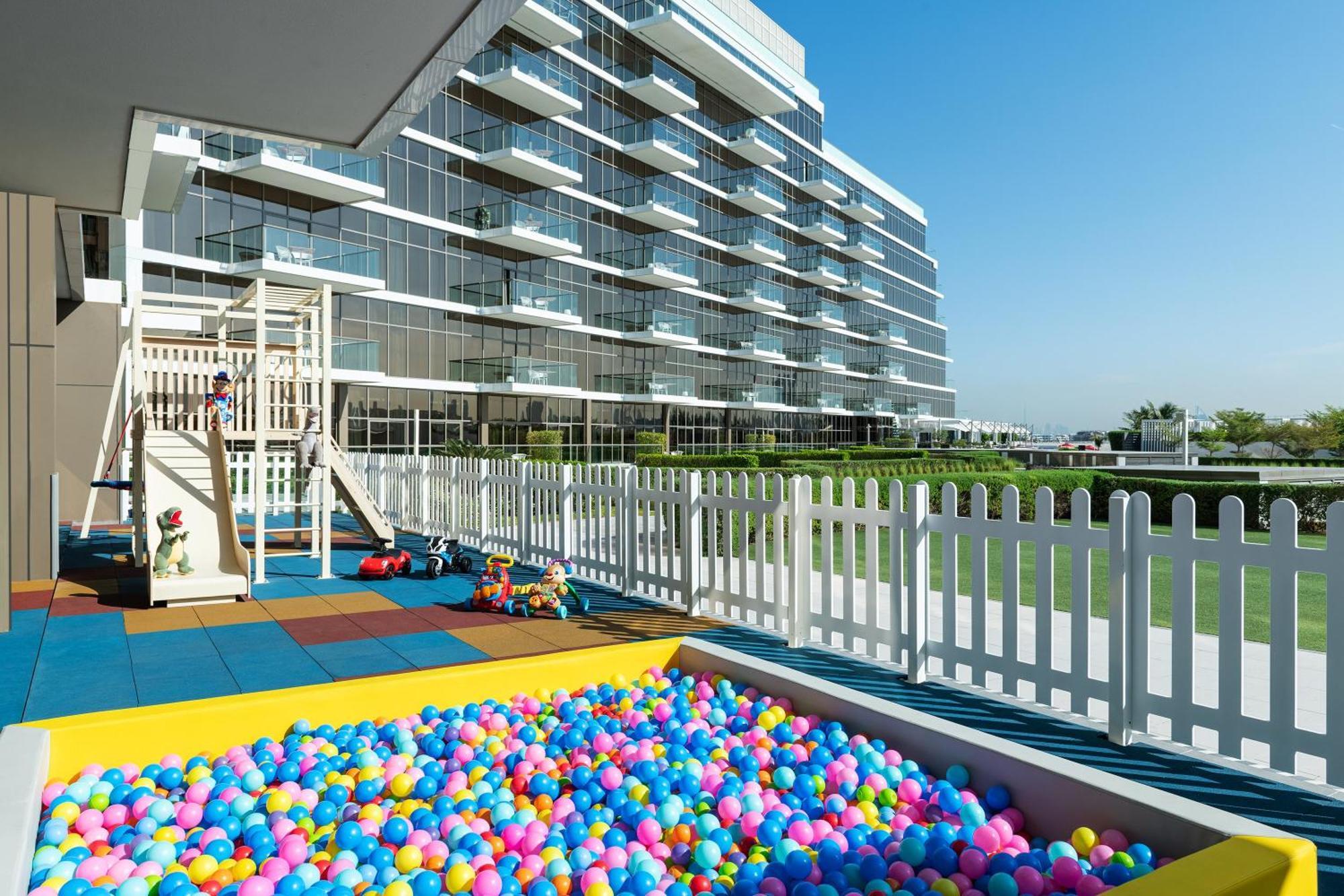 Th8 Palm Dubai Beach Resort, Vignette Collection By Ihg Екстериор снимка Children's play area at Jumeirah at Etihad Island