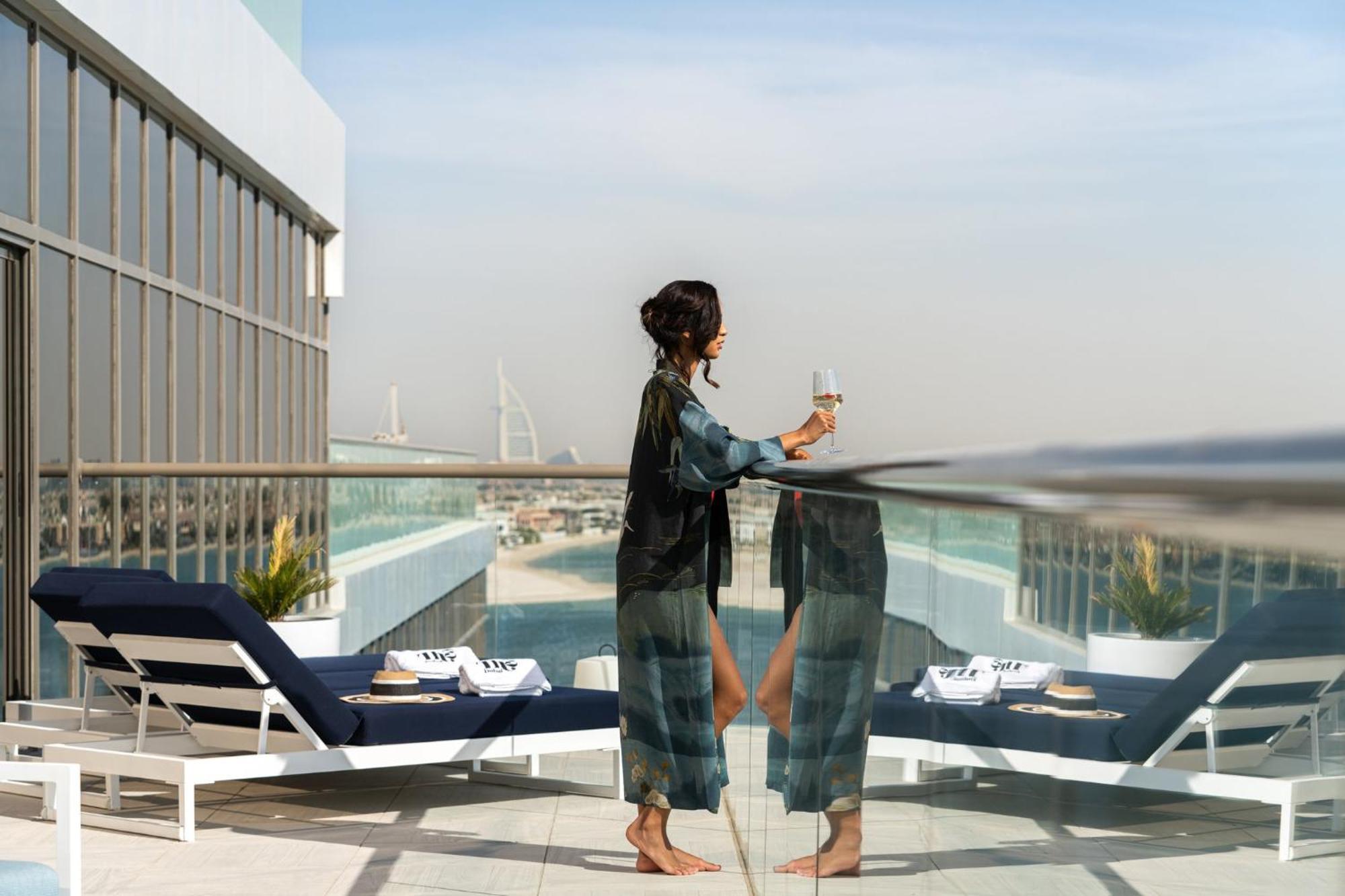 Th8 Palm Dubai Beach Resort, Vignette Collection By Ihg Екстериор снимка The View at The Palm