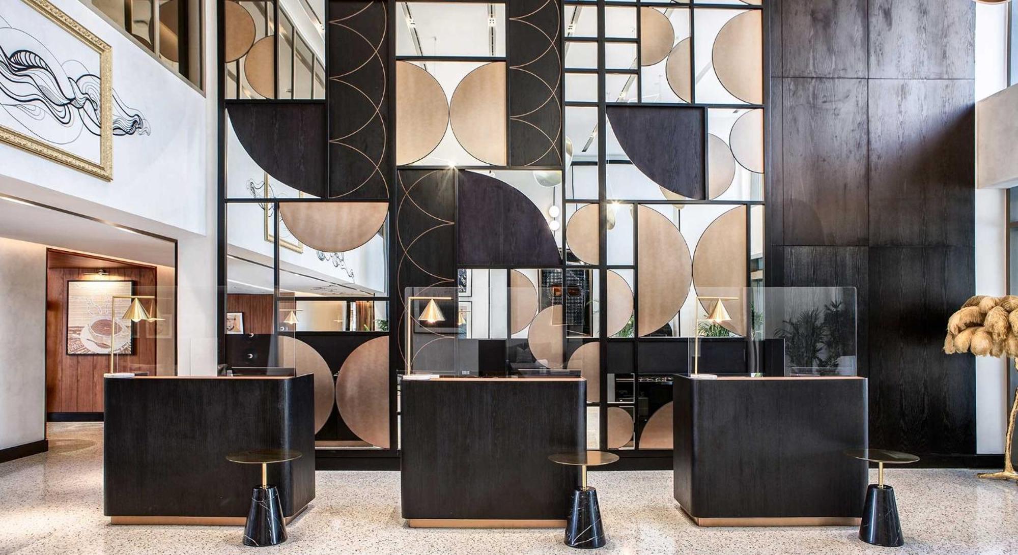 Th8 Palm Dubai Beach Resort, Vignette Collection By Ihg Екстериор снимка The lobby of the hotel