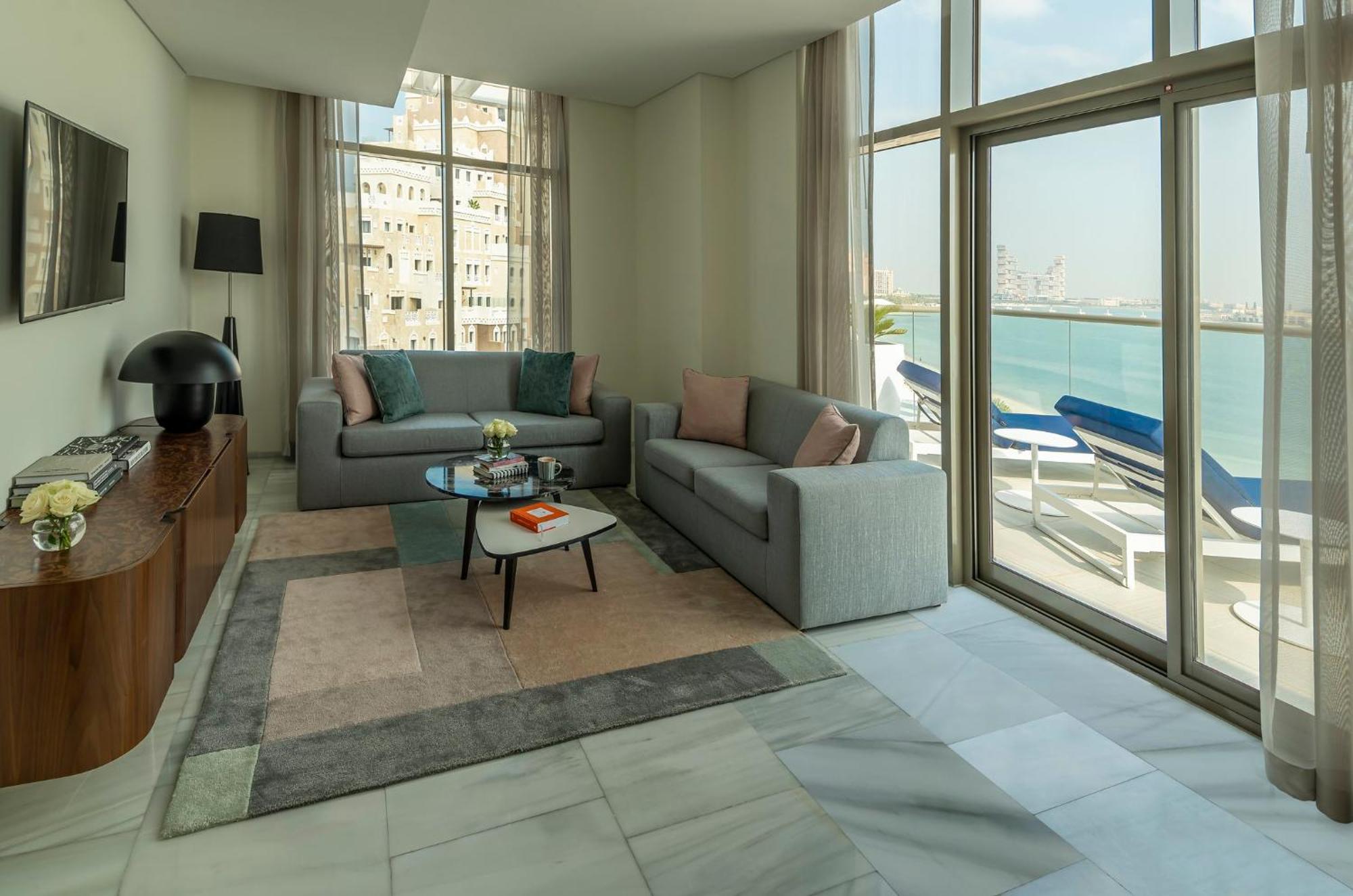 Th8 Palm Dubai Beach Resort, Vignette Collection By Ihg Екстериор снимка