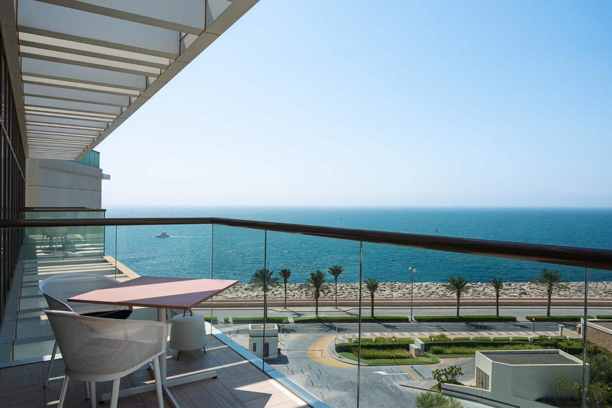 Th8 Palm Dubai Beach Resort, Vignette Collection By Ihg Екстериор снимка